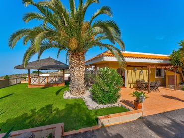 Villa con piscina in vendita a Taucho