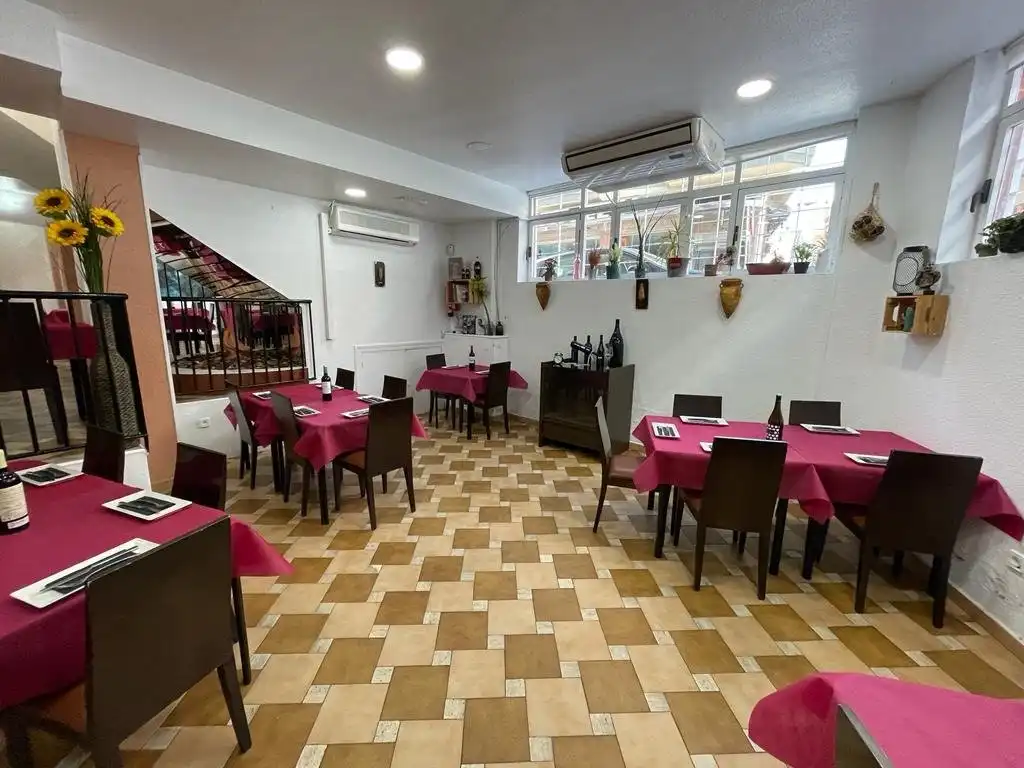 Business premises for sale in Casco Antiguo, imagen 2