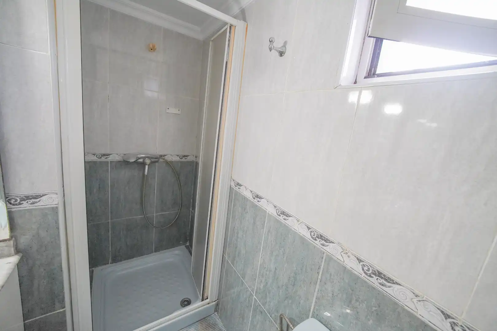 Bathroom of Houses for sale in Oviedo   with Heating, Private garden and Terrace