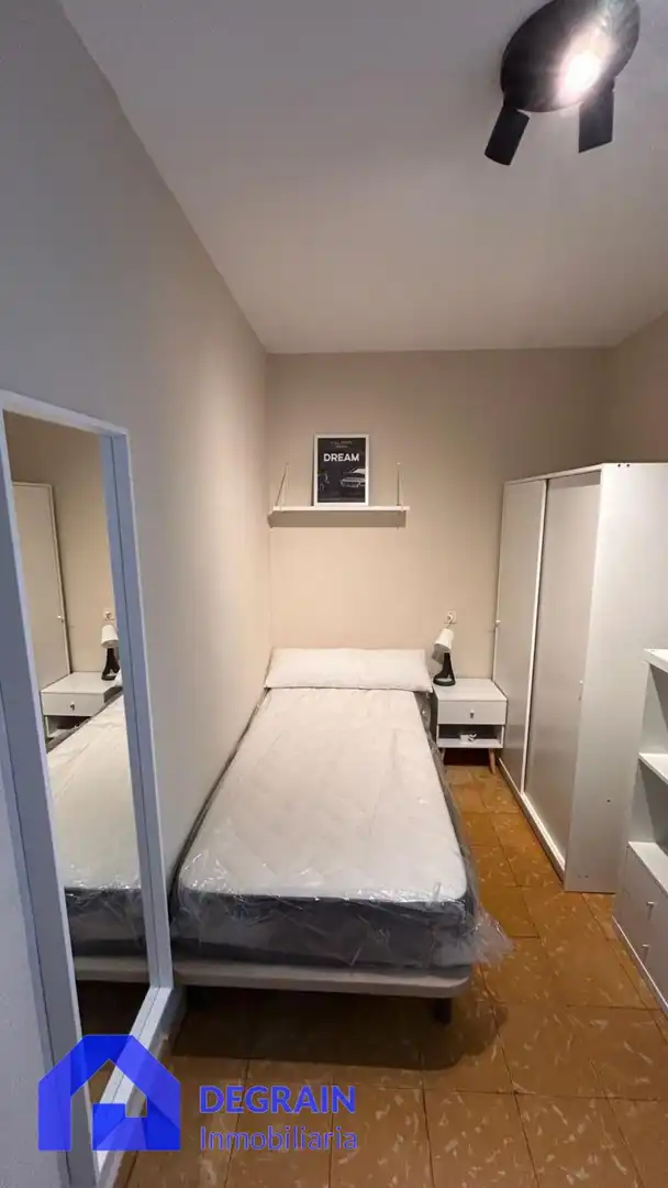 Bedroom of Flat for rent in Oviedo   with Furnished