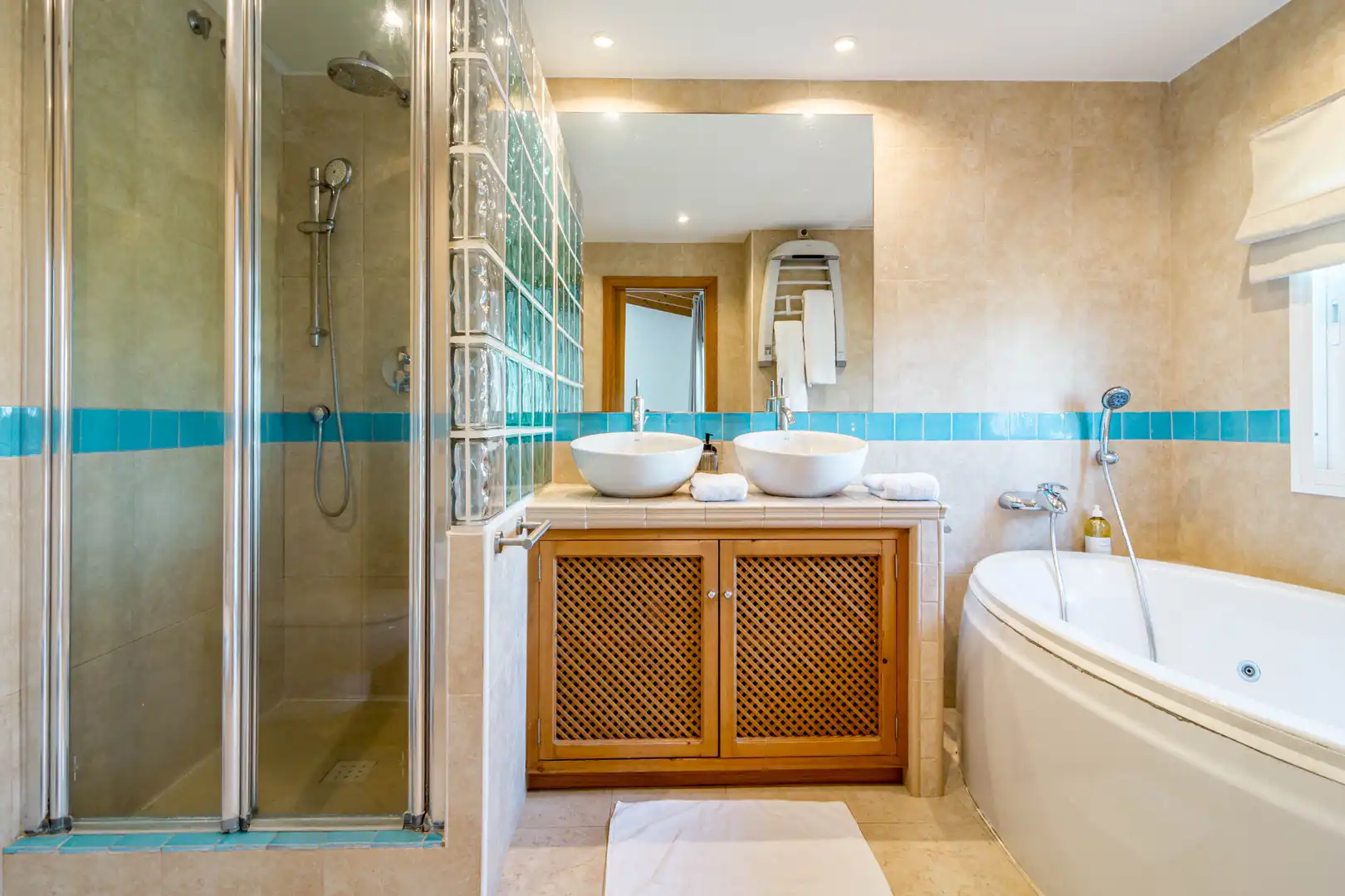 Bany de Casa o xalet de lloguer en Marbella amb Aire condicionat, Jardí privat i Parquet