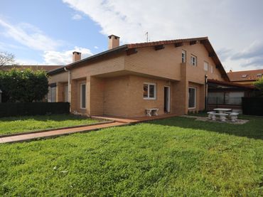 Casa con giardino in vendita a Santa Ana
