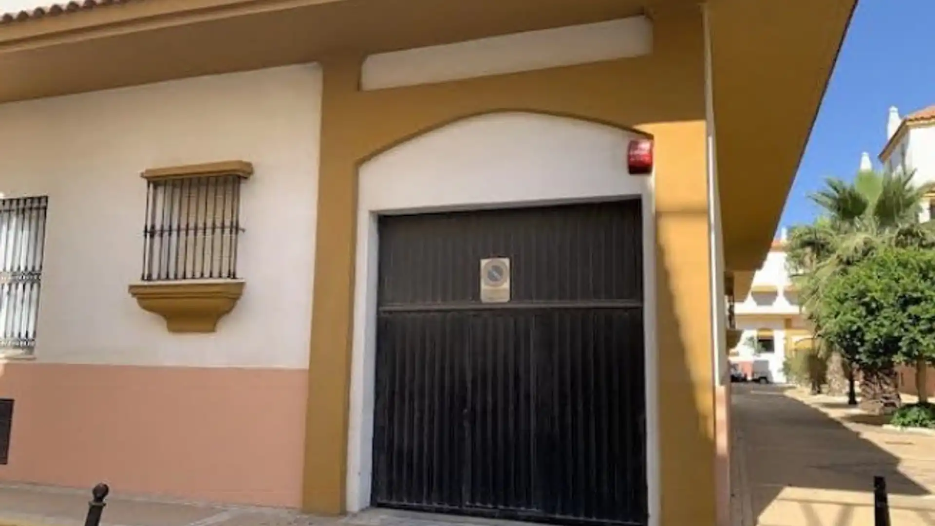 Exterior view of Garage for sale in Zahara de los Atunes