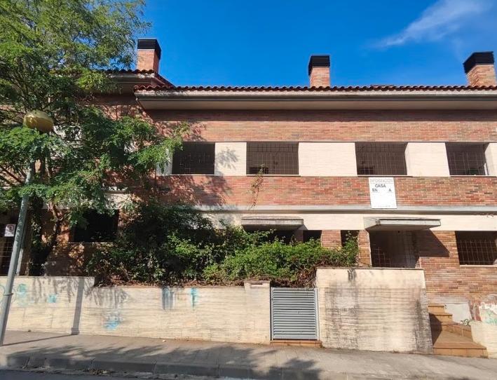 Foto 1 de Casa adosada en venda a Carrer Geofred Tassio, Torrelles de Llobregat, Barcelona