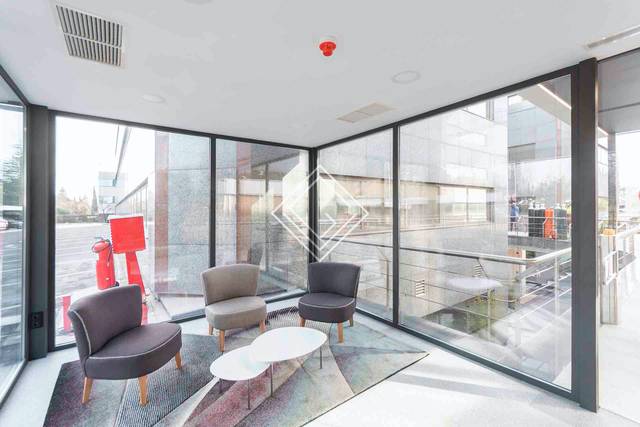 Oficina en Alquiler en Calle Gobelas en La Florida -  El  Plantío