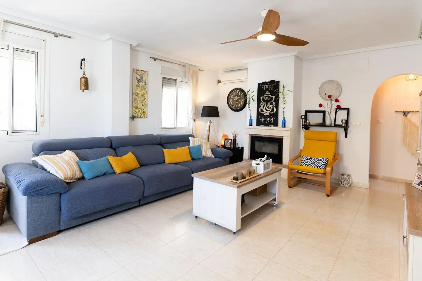 Wohnzimmer von Haus oder Chalet zum Verkauf in Santa Pola mit Klimaanlage, Privatgarten und Terrasse