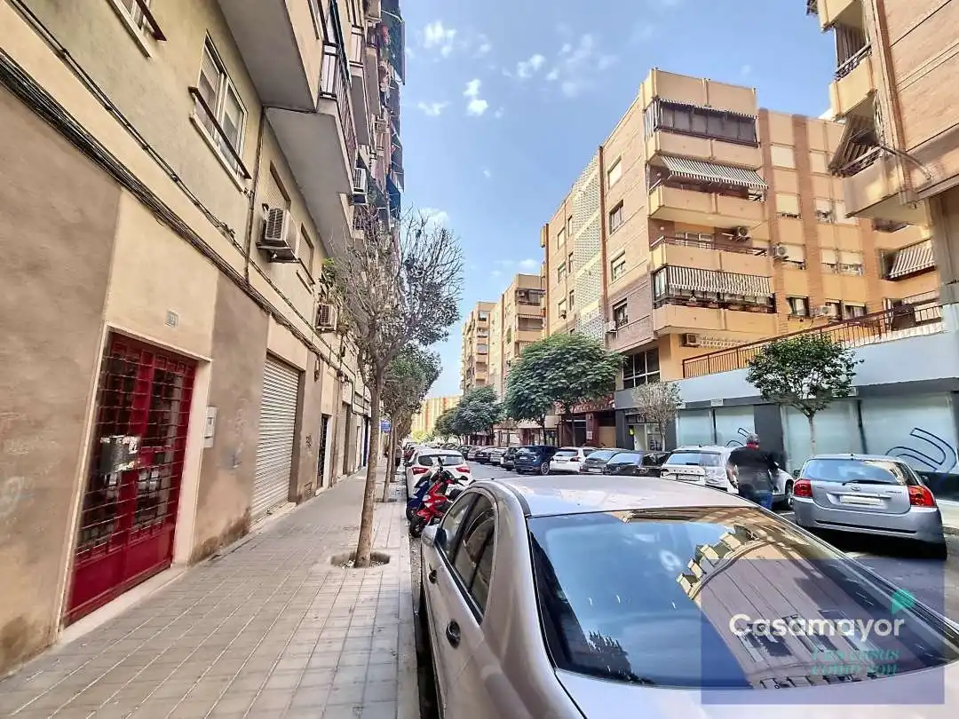Local en venda a Calle de los Doscientos, 27, Benalúa