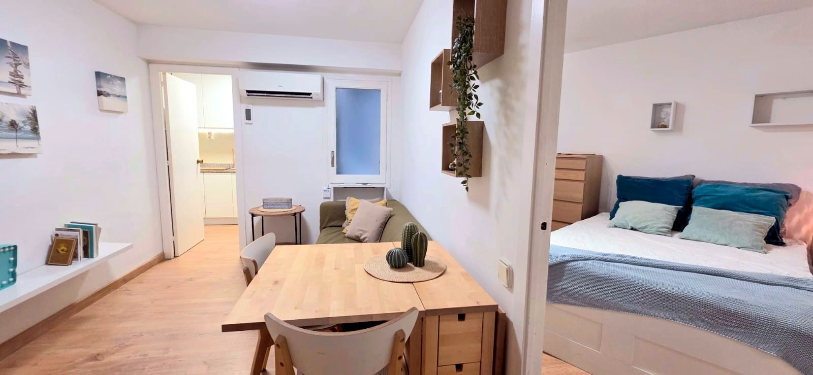 Bedroom of Flat to rent in  Barcelona Capital  with Air Conditioner, Heating and Parquet flooring