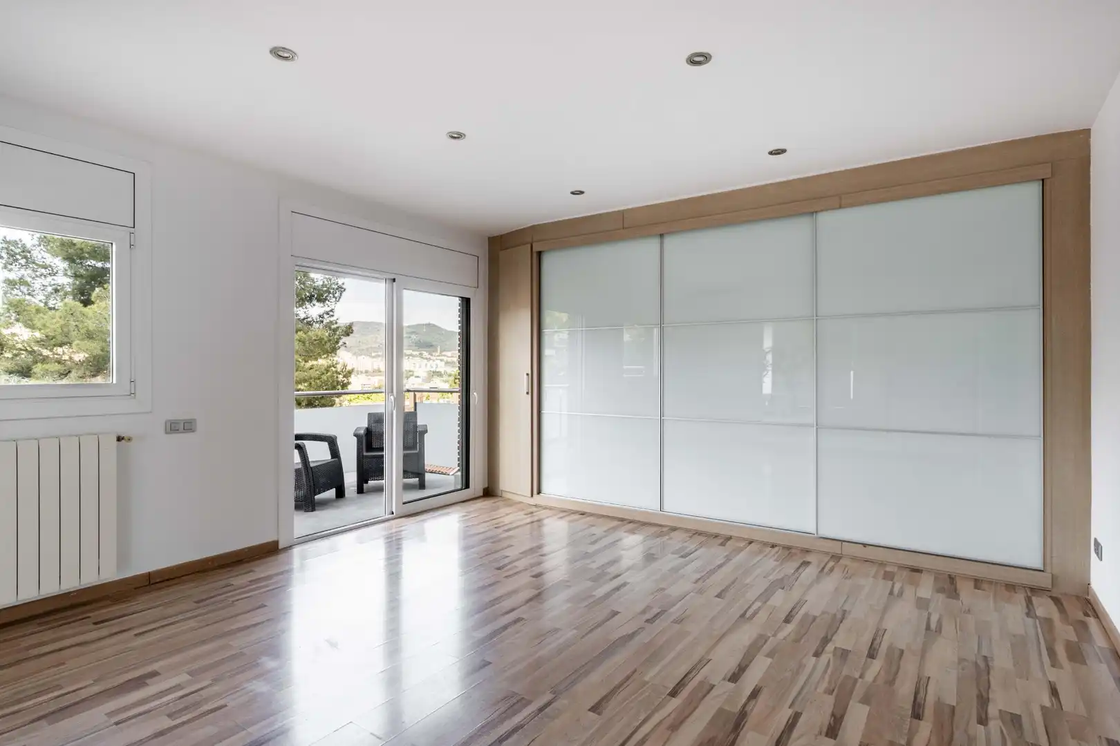 Dormitori de Casa o xalet en venda en Barcelona amb Aire condicionat, Calefacció i Jardí privat