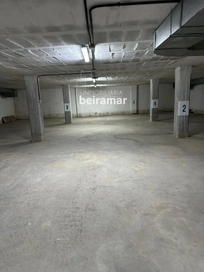 Parkplatz von Garage zur Miete in Ribeira