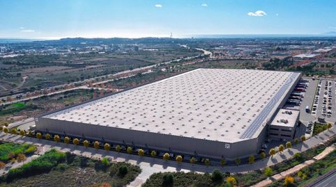 Foto 3 von Fabrikhallen zur Miete in Migjorn, Reus