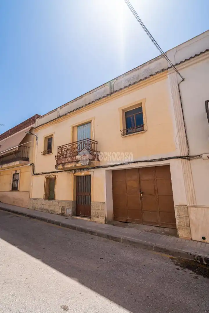 Vista exterior de Casa adosada en venta en Linares