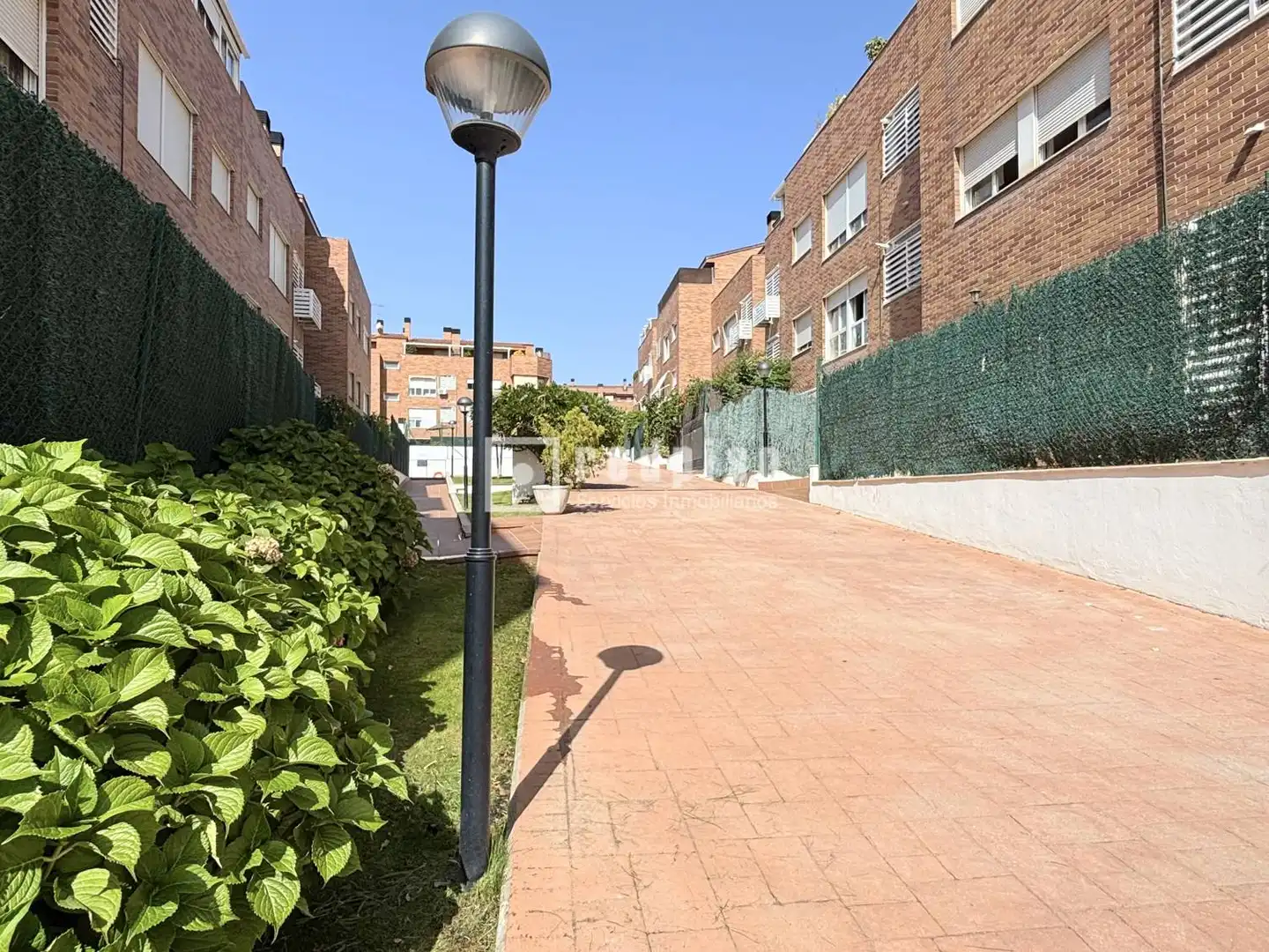 Vista exterior de Pis en venda en Colmenar Viejo amb Calefacció, Jardí privat i Parquet