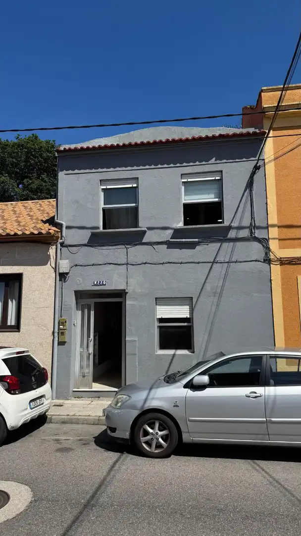 Vista exterior de Casa o chalet en venta en Vigo  con Parquet, Terraza y Amueblado