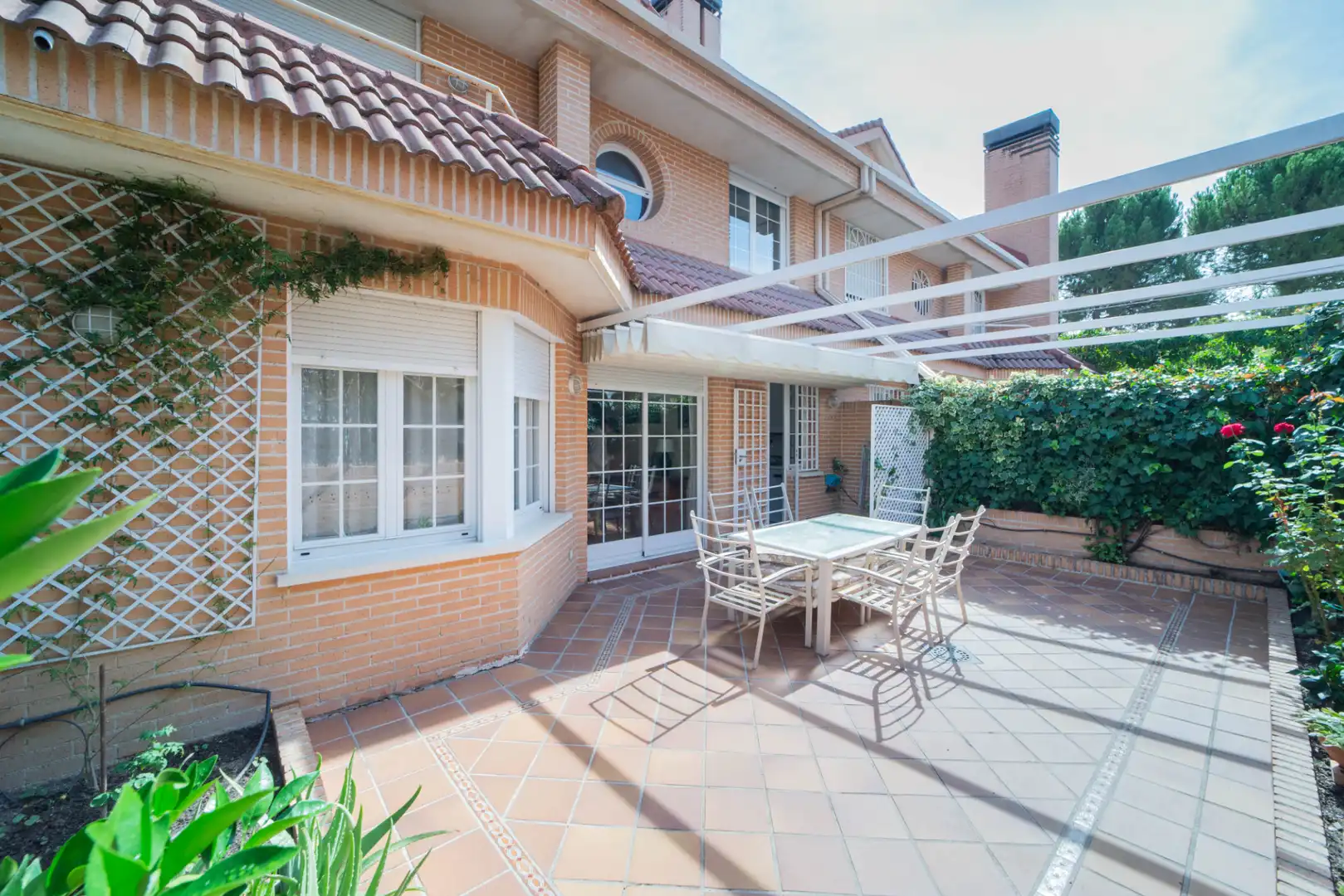Reihenhaus mit Terrasse zum Verkauf in Calle del Pavo Real, imagen 2