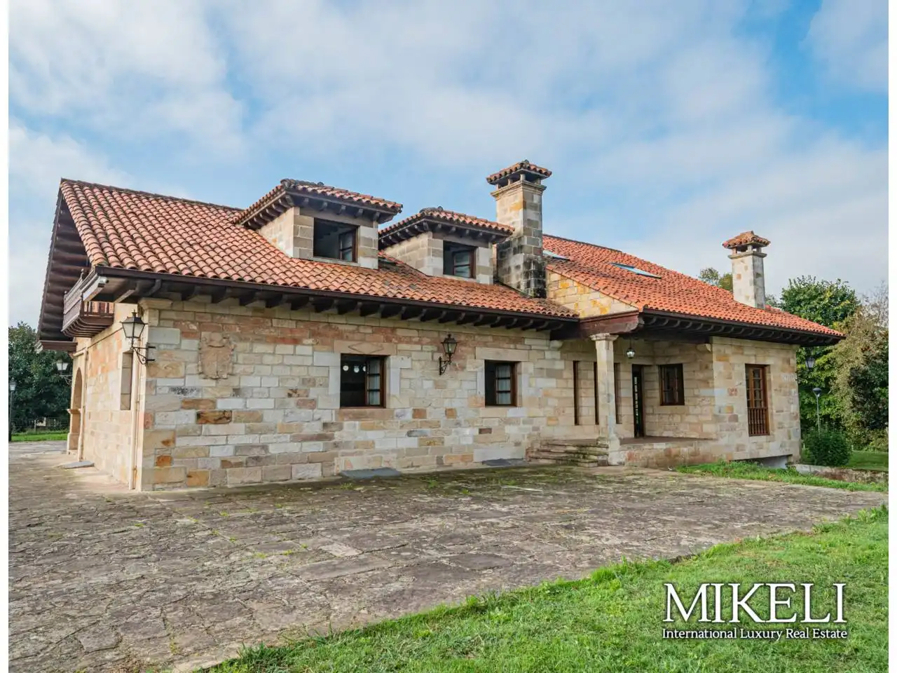 Vista exterior de Casa o chalet en venta en Santillana del Mar con Calefacción, Jardín privado y Parquet