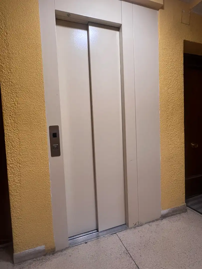 Flat for sale in Madrid  with Air Conditioner, Heating and Terrace