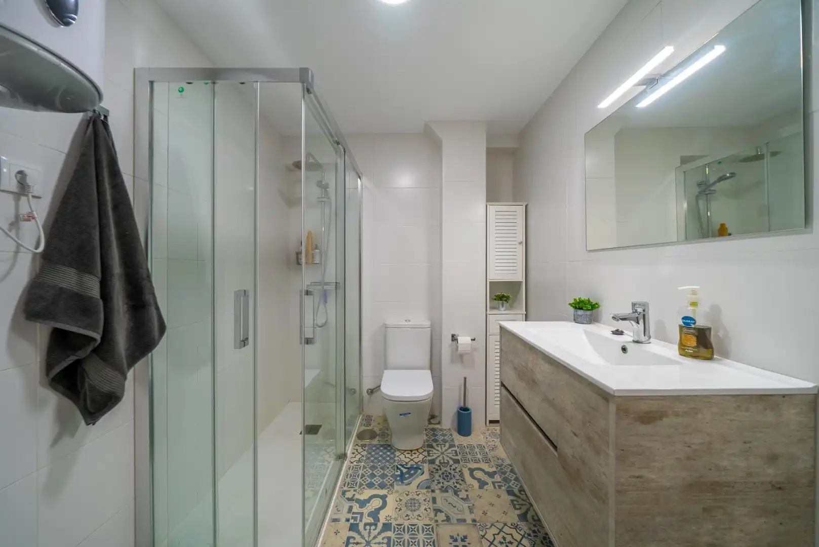 Bany de Apartament de lloguer en Alicante / Alacant amb Moblat i Balcó