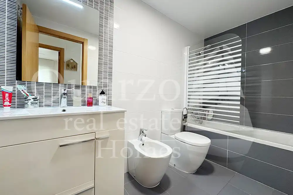 Appartement compact avec terrasse à vendre à Piles, imagen 18