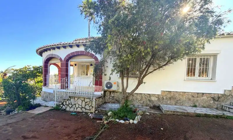 Außenansicht von Haus oder Chalet zum Verkauf in Dénia mit Klimaanlage, Privatgarten und Terrasse