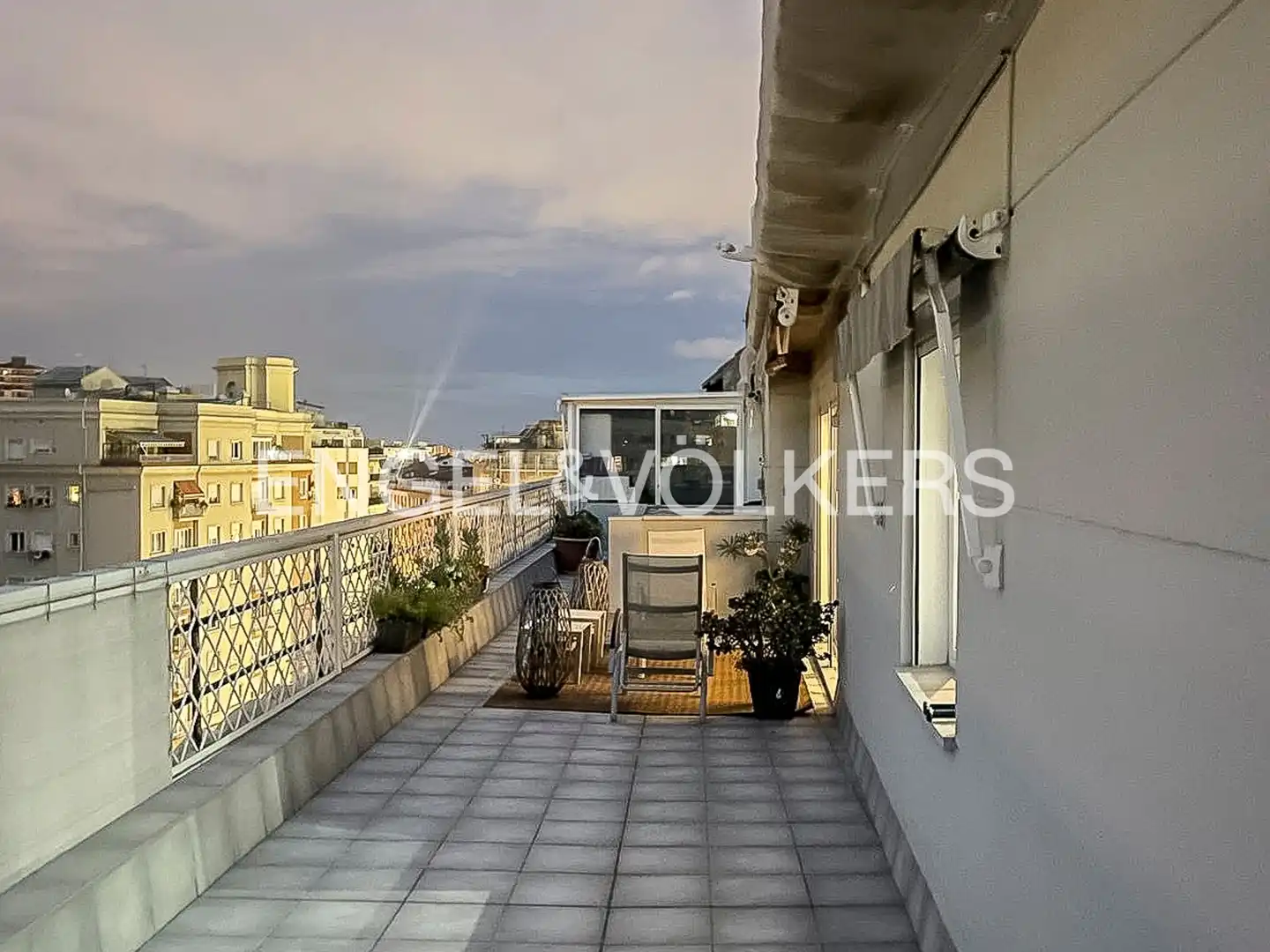 Terrasse von Dachboden zur Miete in Barcelona mit Klimaanlage, Heizung und Parkett