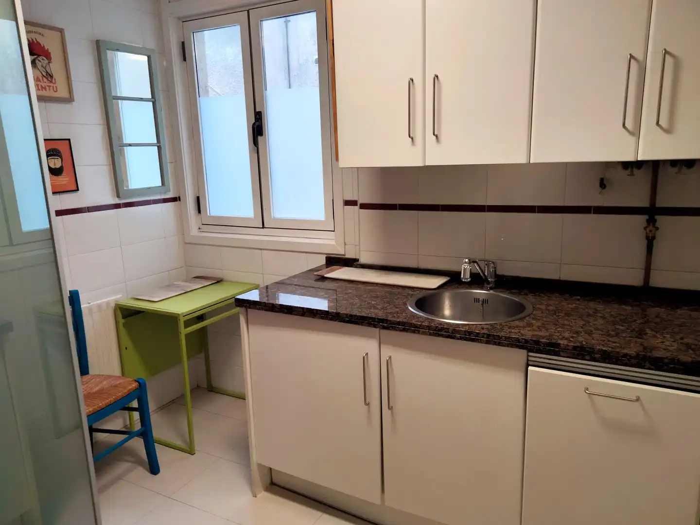 Cuina de Pis de lloguer en Gijón  amb Calefacció, Parquet i Moblat