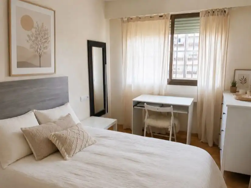 Bedroom of Flat for sale in  Madrid Capital  with Balcony