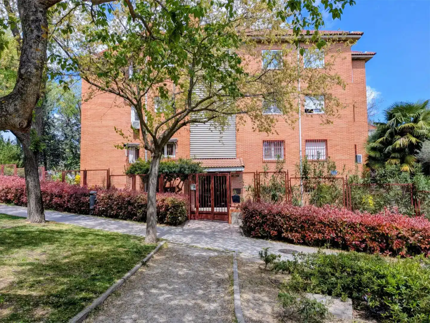 Vista exterior de Pis en venda en Tres Cantos amb Aire condicionat, Jardí privat i Parquet