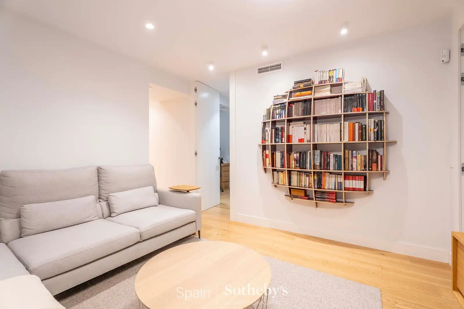 Sala d'estar de Apartament en venda en Madrid amb Aire condicionat i Calefacció
