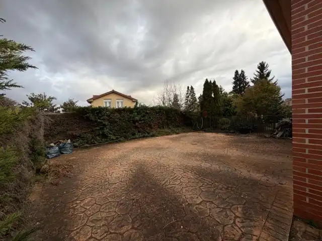 Houses for sale in Villaquilambre  with Air Conditioner, Heating and Private garden