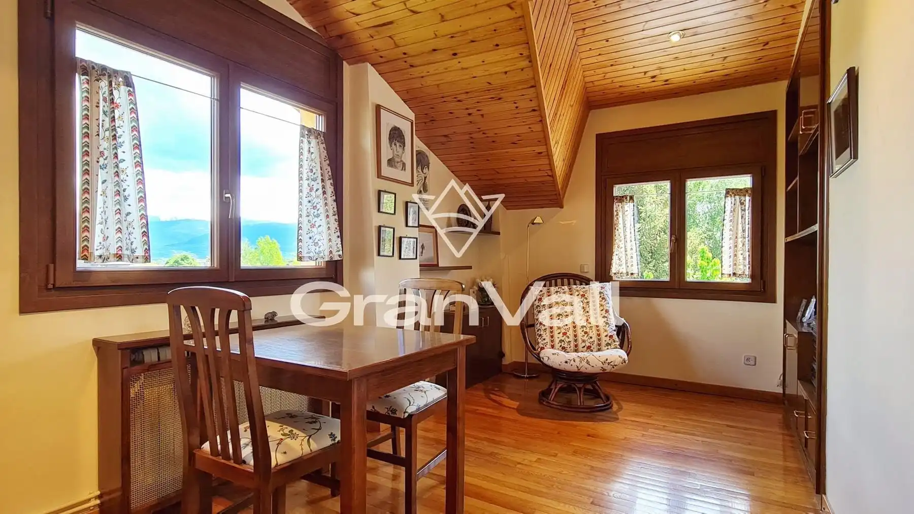 Sala de estar de Casa o chalet en venta en Puigcerdà con Calefacción, Jardín privado y Terraza
