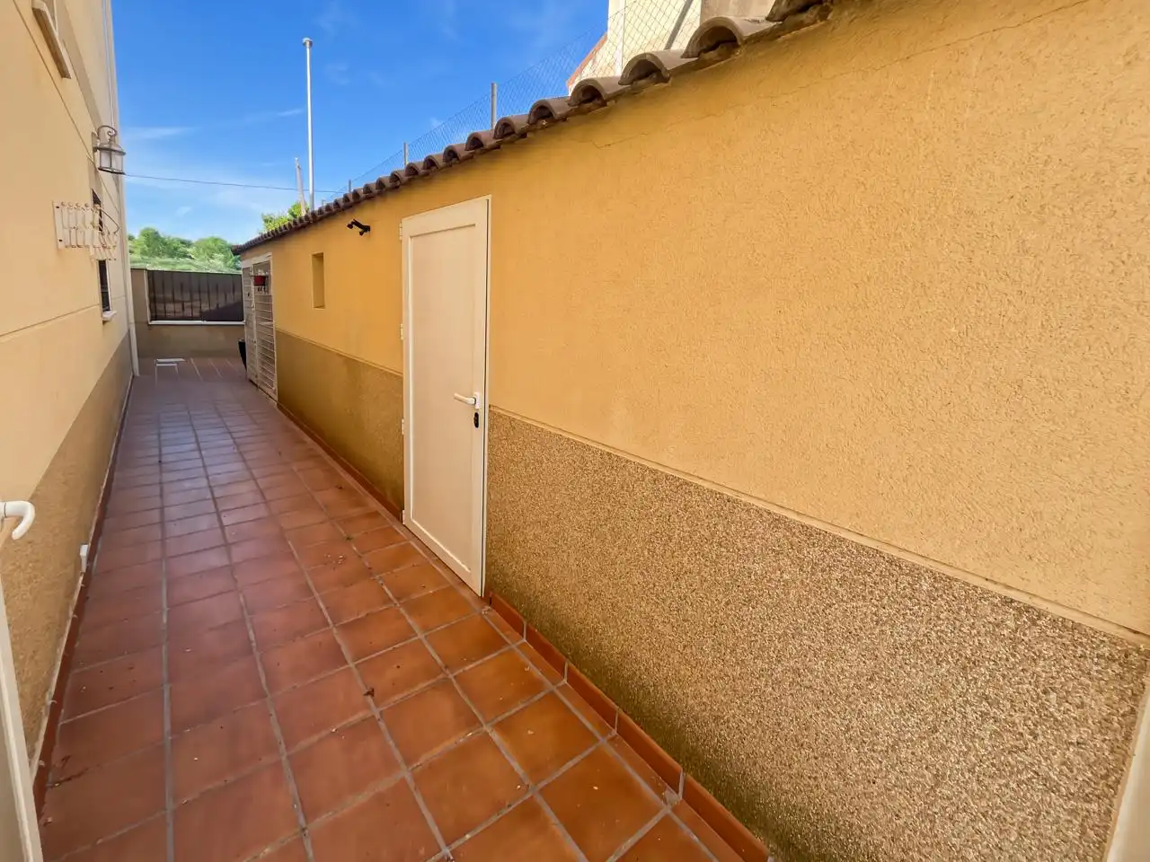 Terrassa de Casa adosada en venda en Valdelaguna amb Calefacció, Jardí privat i Terrassa