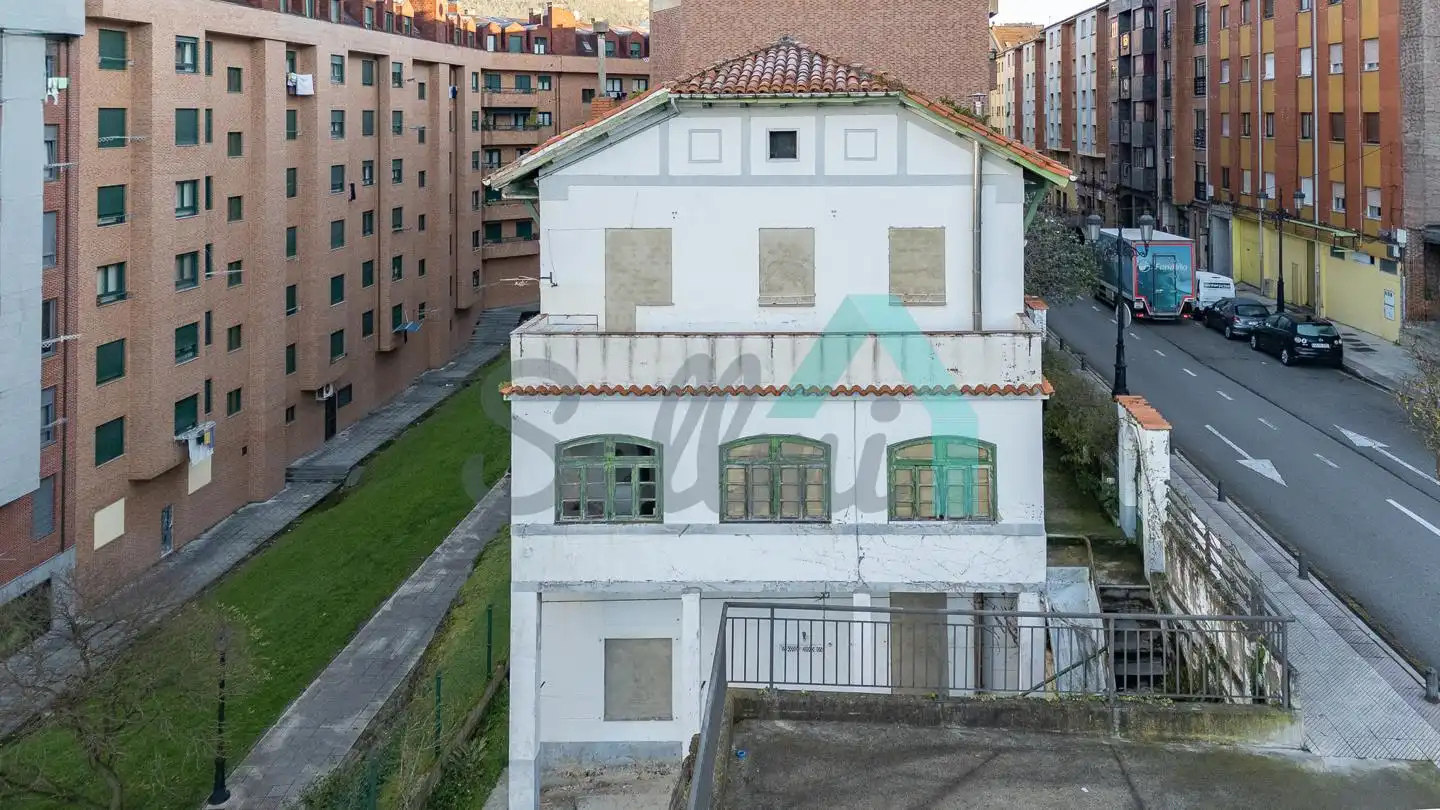 Vista exterior de Casa o chalet en venta en Oviedo  con Jardín privado y Terraza