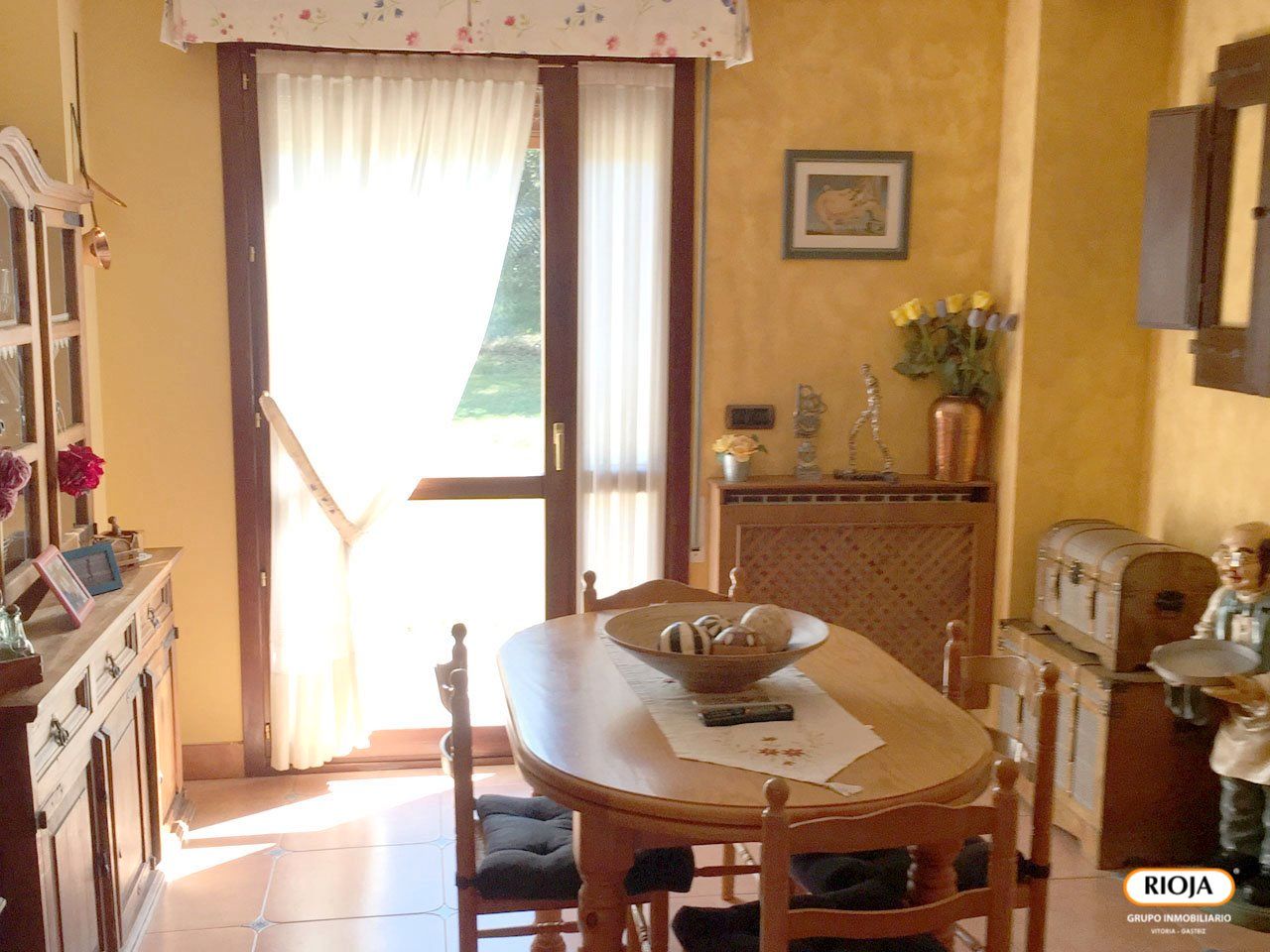 Dining room of House or chalet for sale in Condado de Treviño  with Heating, Private garden and Furnished