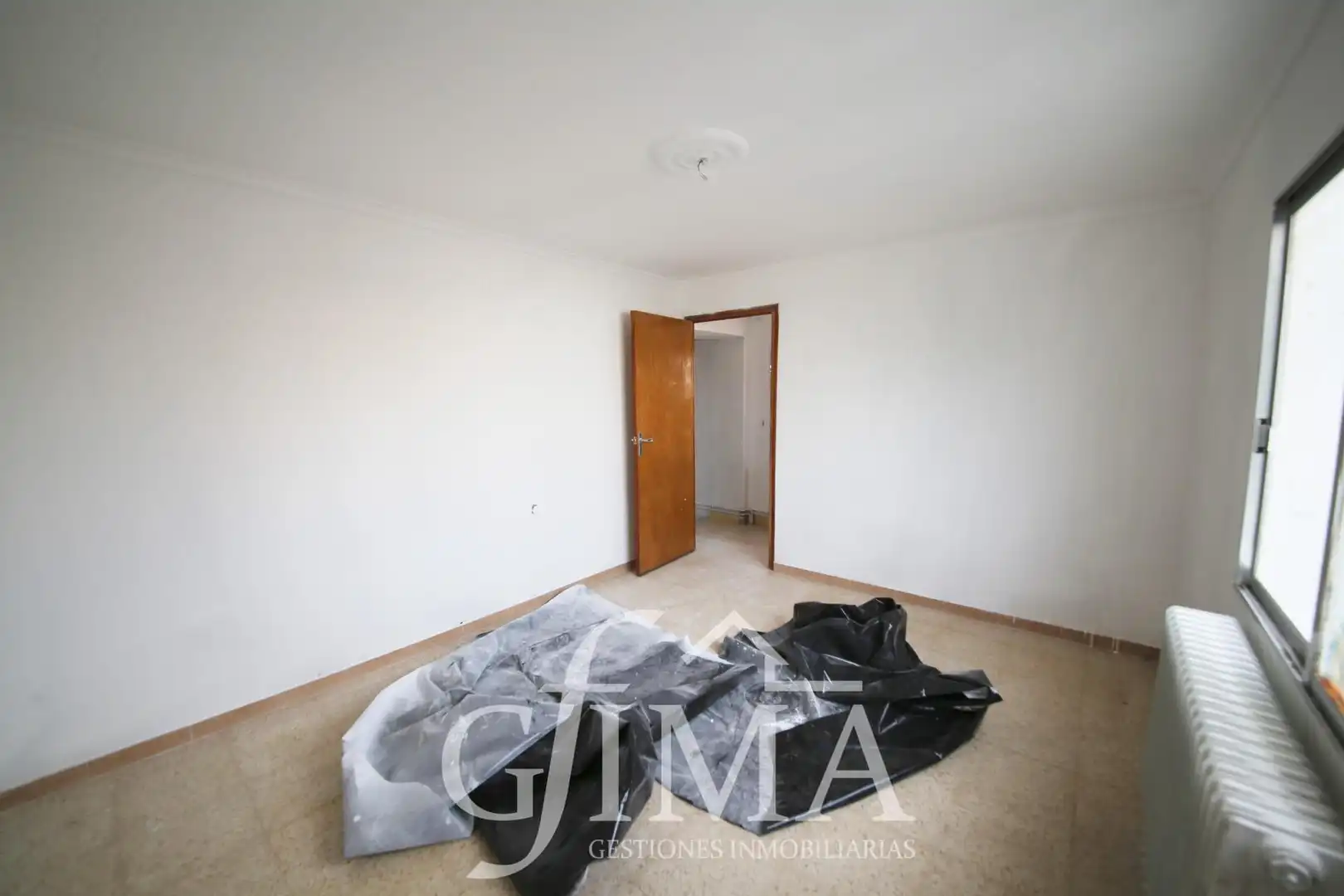 Dormitori de Casa o xalet en venda en Alcázar de San Juan amb Calefacció, Traster i Balcó