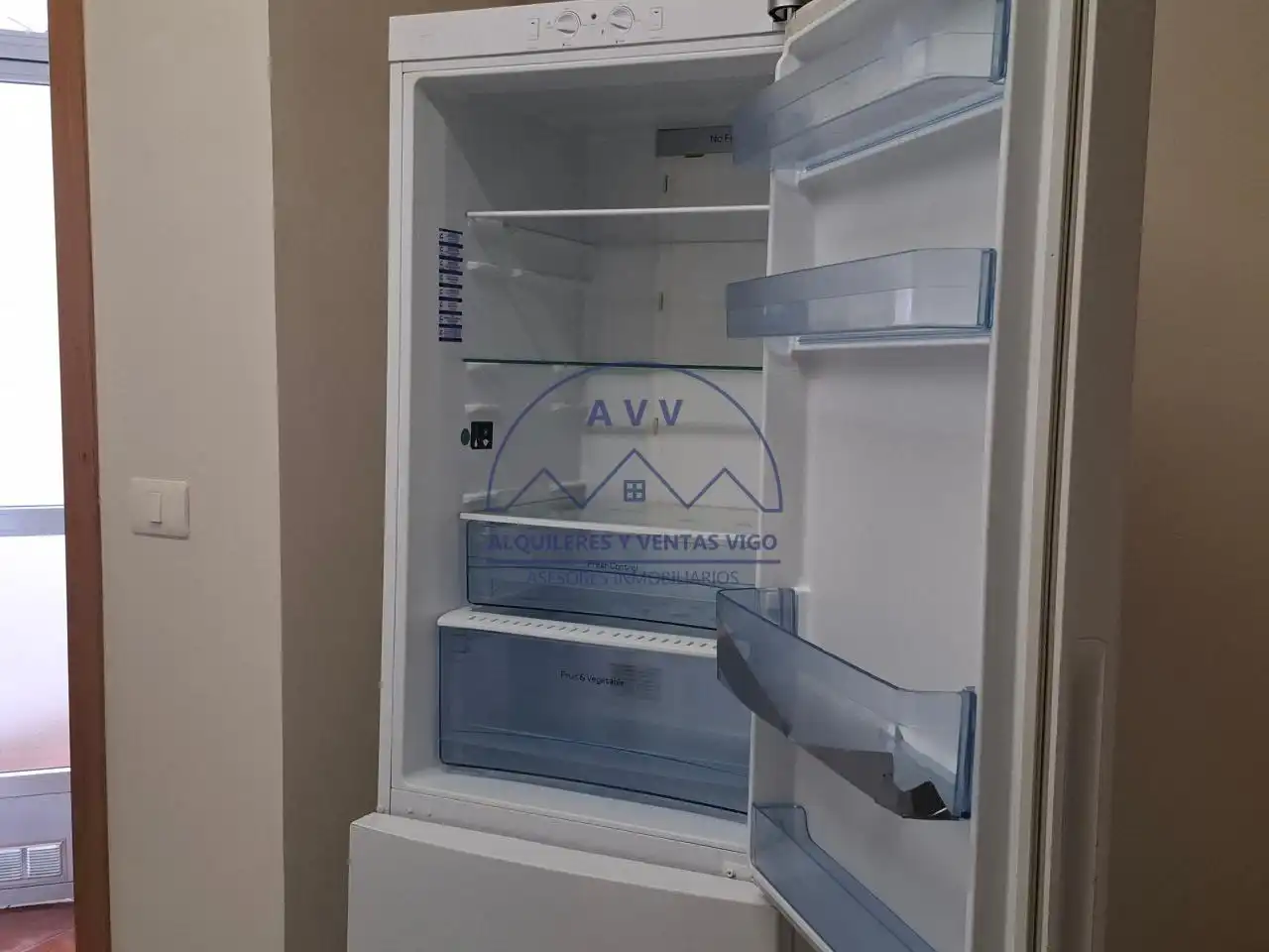 Kitchen of Flat for rent in Vigo   with Parquet flooring