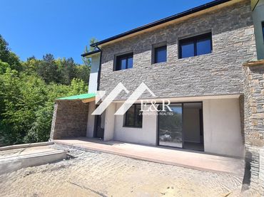 Casa con piscina in vendita a Avinguda del Cadí