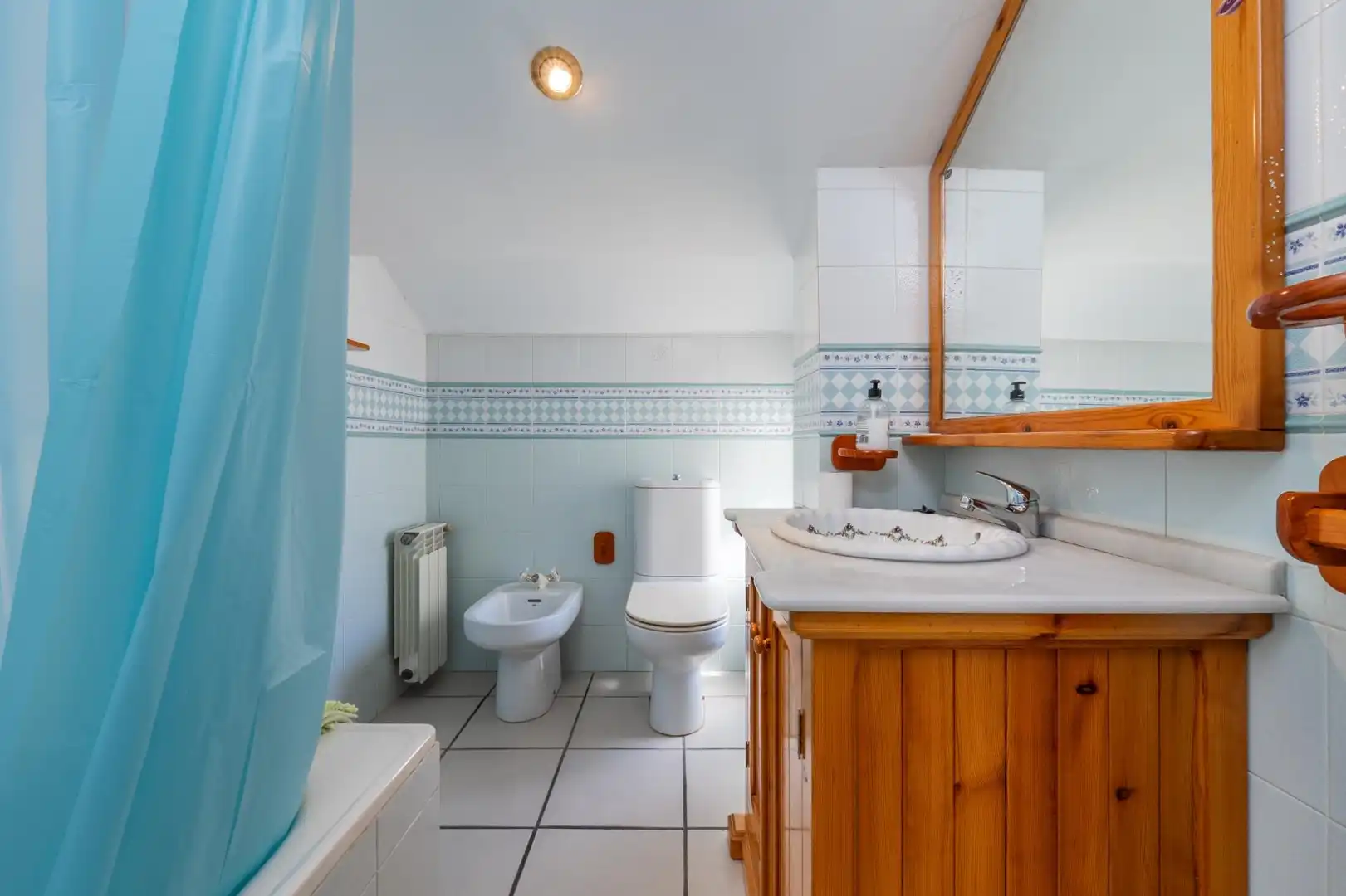 Baño de Casa o chalet en venta en Valdepeñas de Jaén con Aire acondicionado, Calefacción y Jardín privado