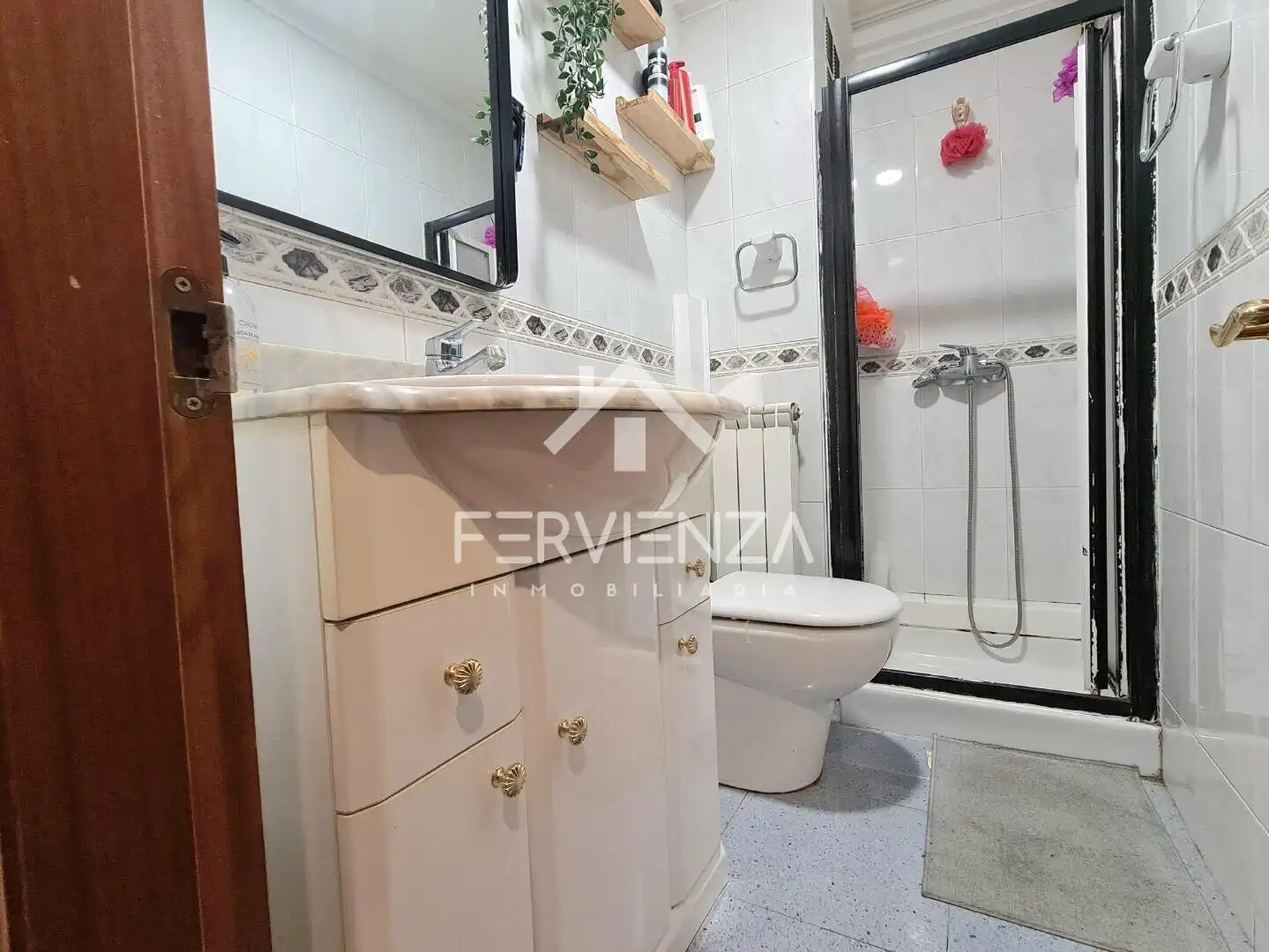 Baño de Piso en venta en Oviedo 