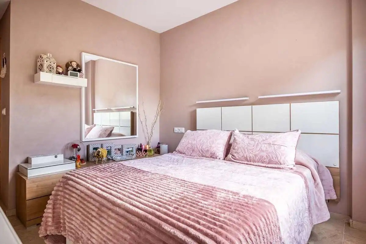 Bedroom of Flat for sale in Sevilla  with Air Conditioner, Heating and Storage room