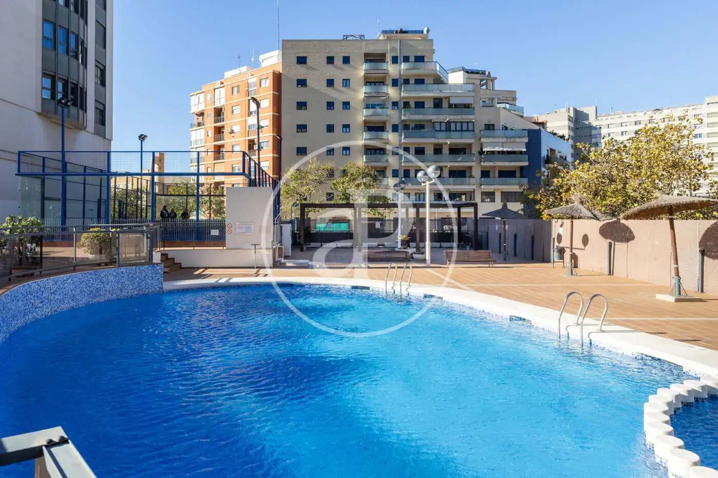 Swimming pool of Flat for sale in Valencia  with Air Conditioner, Heating and Private garden