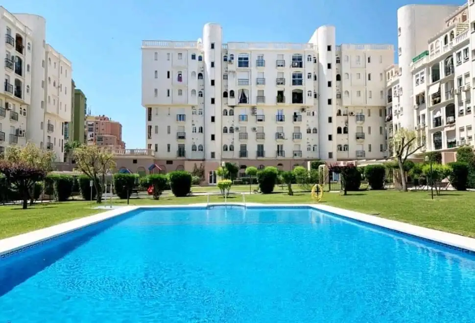 Piscina de Pis en venda en Torremolinos amb Aire condicionat, Terrassa i Traster
