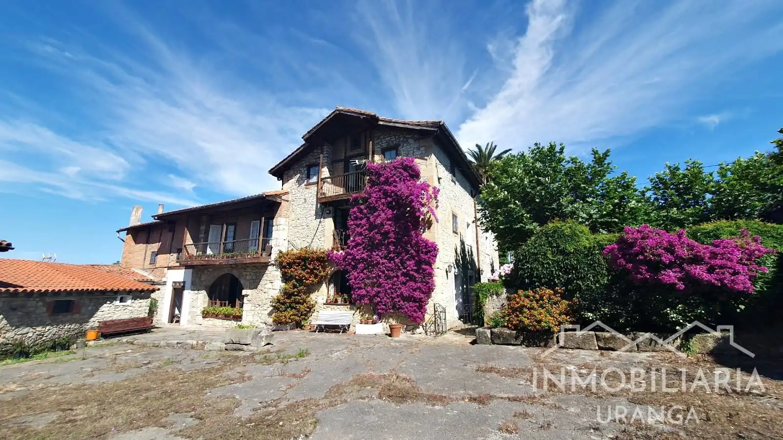 Außenansicht von Haus oder Chalet zum Verkauf in Ribamontán al Mar mit Heizung, Privatgarten und Terrasse