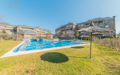 Piscina de Pis en venda en Majadahonda amb Calefacció, Terrassa i Traster