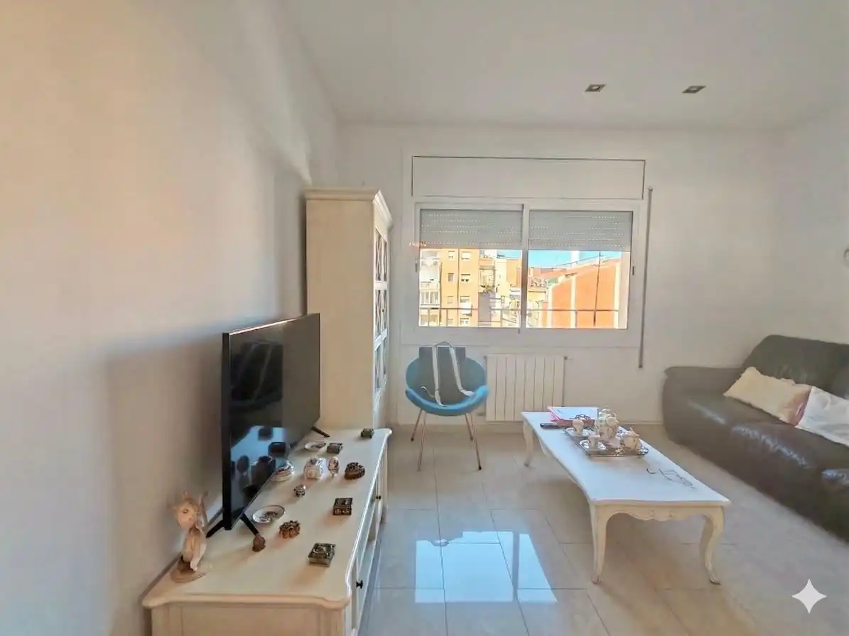 Sala d'estar de Planta baixa en venda en Barcelona amb Calefacció i Moblat