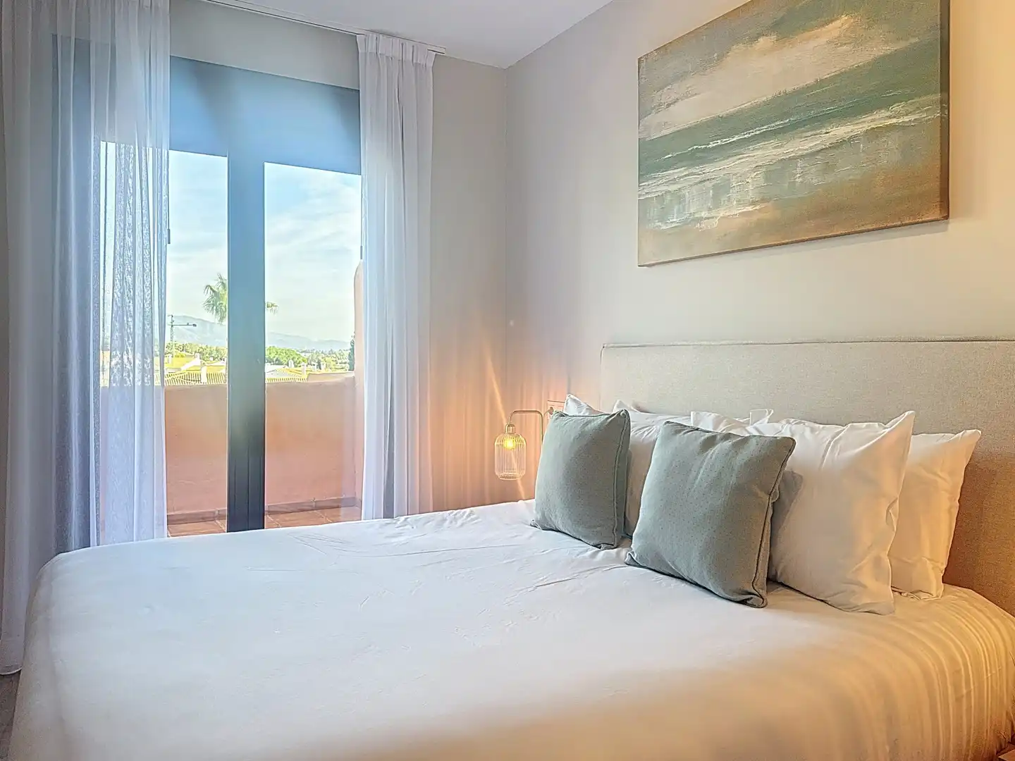 Bedroom of Apartments for sale in Benahavís  with Air Conditioner, Terrace and Swimming Pool
