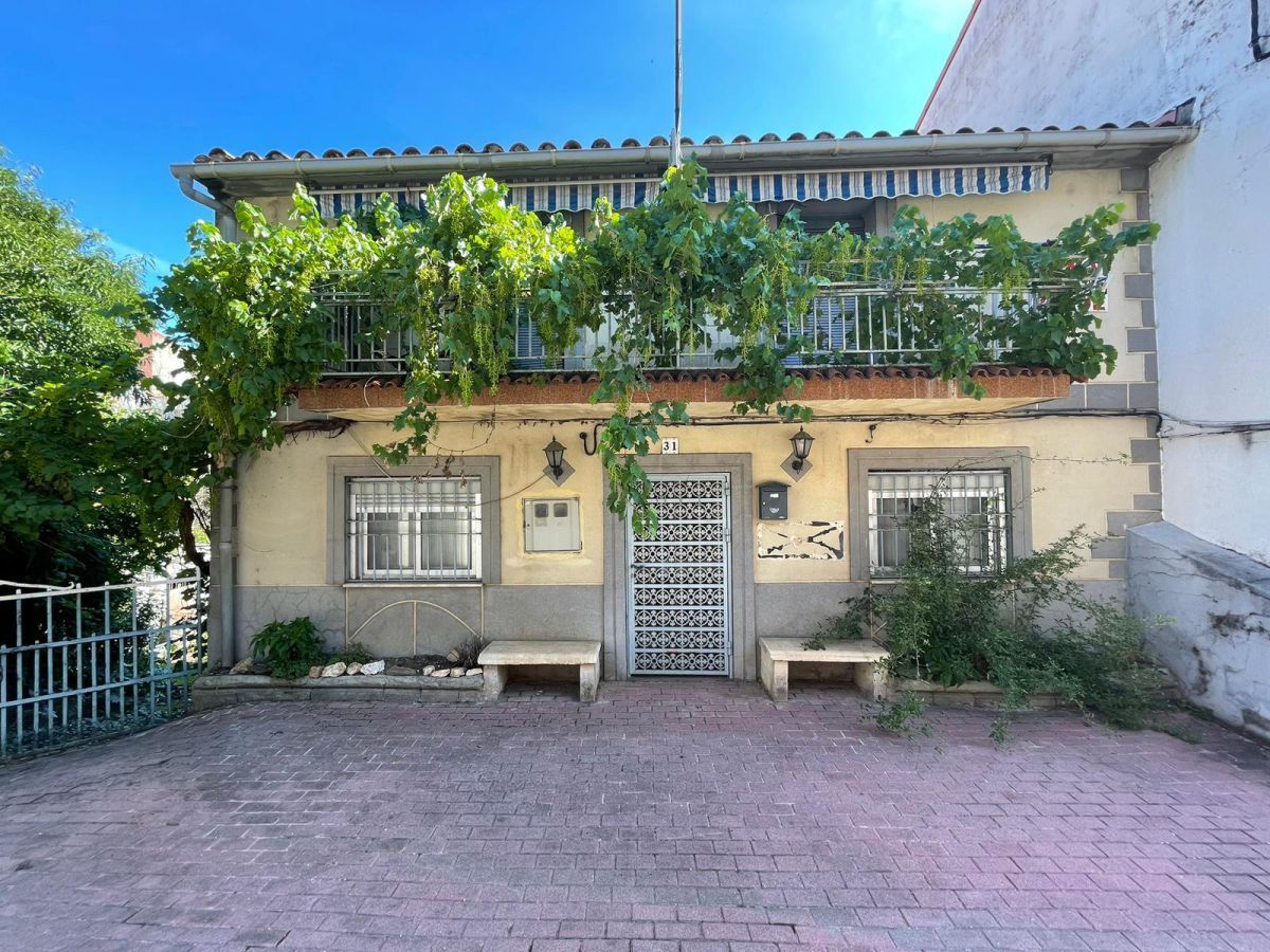 Vista exterior de Casa o xalet en venda en La Pesga  amb Terrassa i Traster
