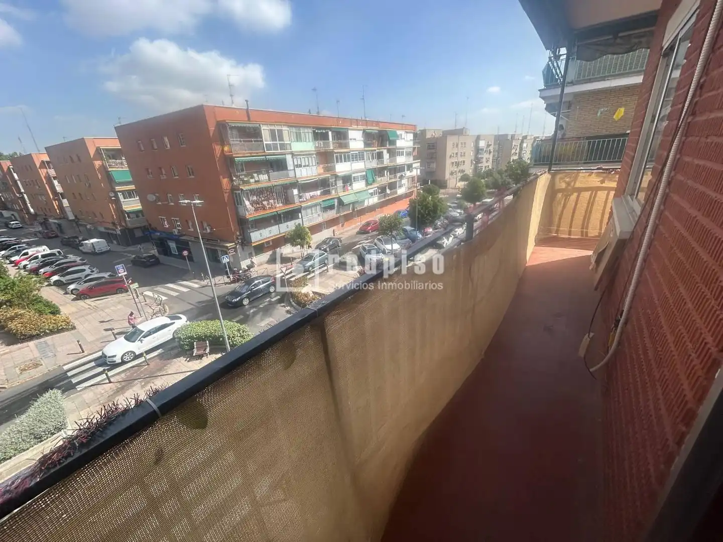 Vista exterior de Pis en venda en San Fernando de Henares amb Calefacció i Terrassa