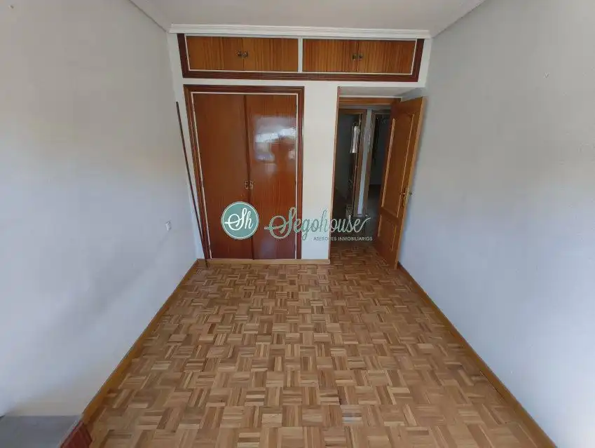 Habitación de Piso en venta en Segovia con Calefacción, Parquet y Trastero