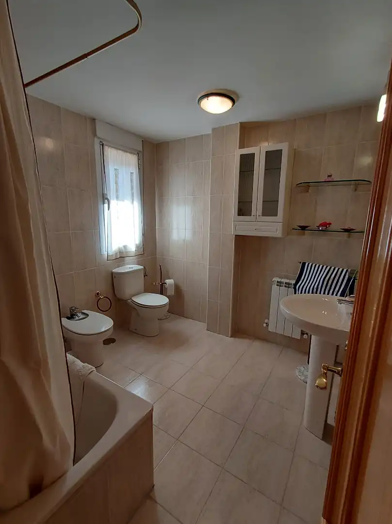 Badezimmer von Haus oder Chalet zum Verkauf in Villalbilla mit Klimaanlage, Heizung und Privatgarten